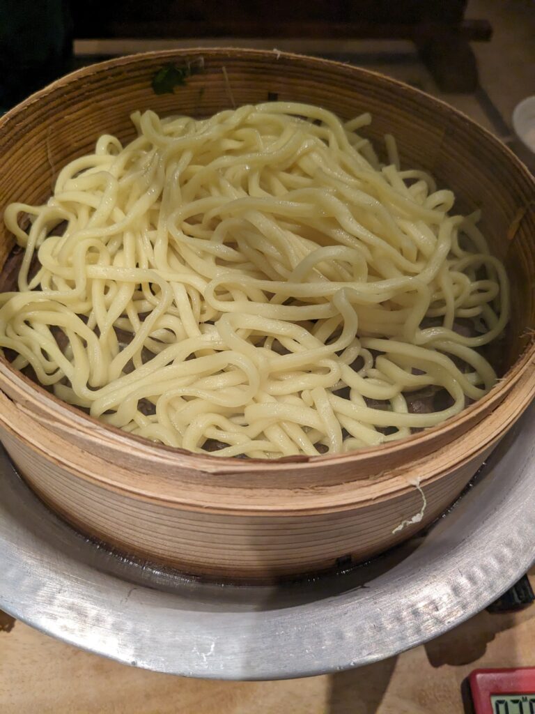 蒸し器で仕上げた蒸し沖縄そば