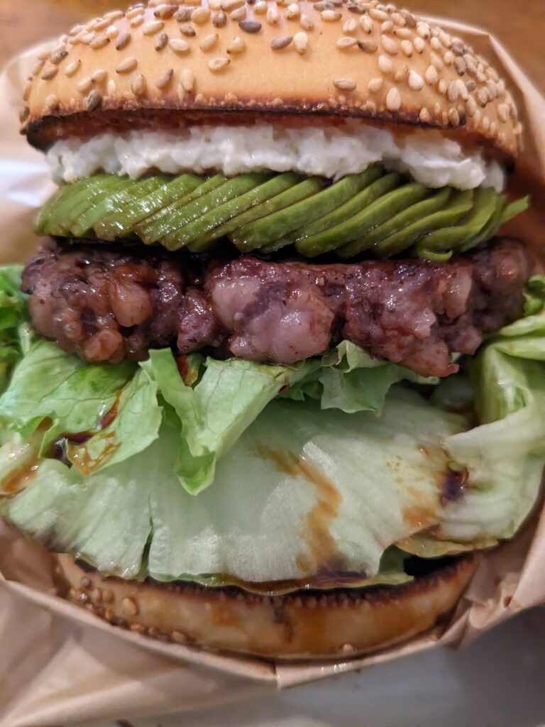 オールドテリヤキアボカドバーガーの断面