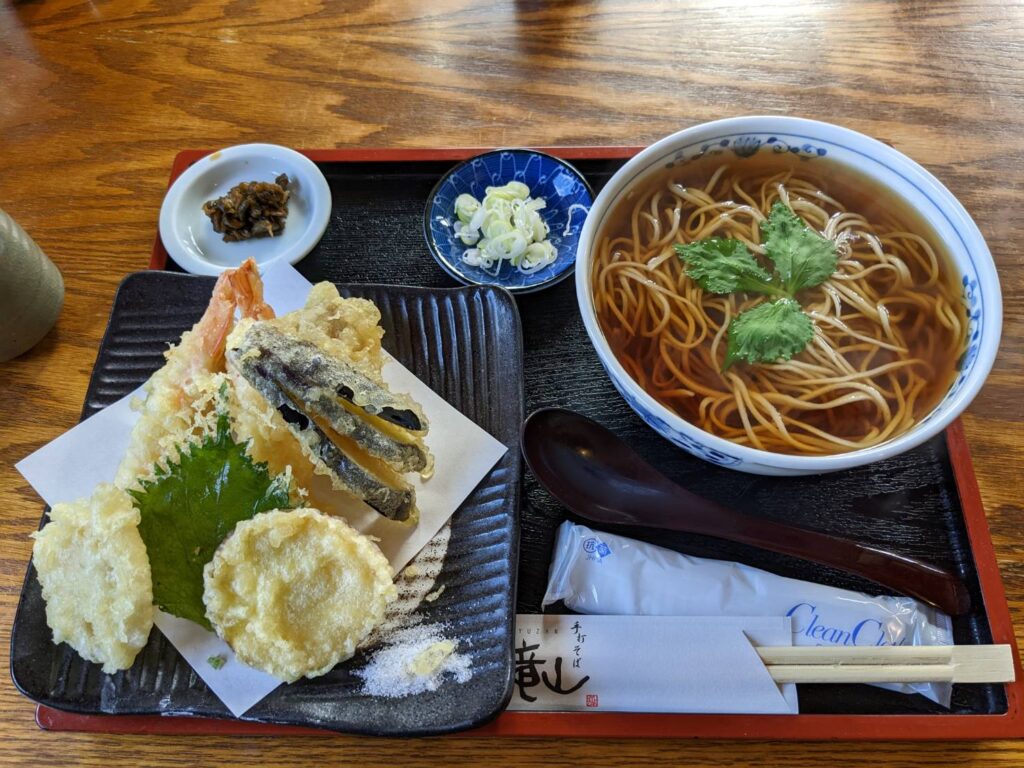 あたたかい天ぷらそば