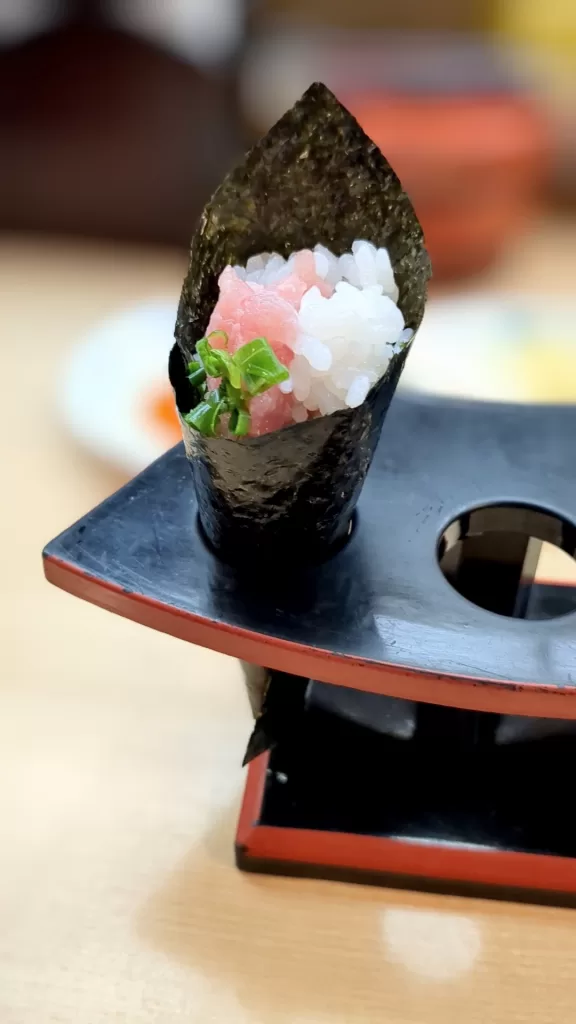 うまい鮨勘の手巻き寿司(ネギトロ)