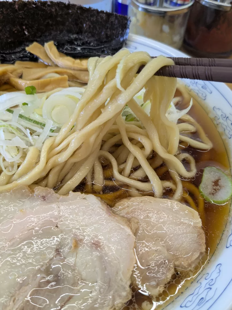 中華そば雲ノ糸の煮干しラーメンの麺のアップ